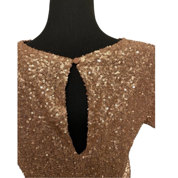 Fun, dazzling sequence top. Size Medium. Foreign exchange. - Picture 4 of 6